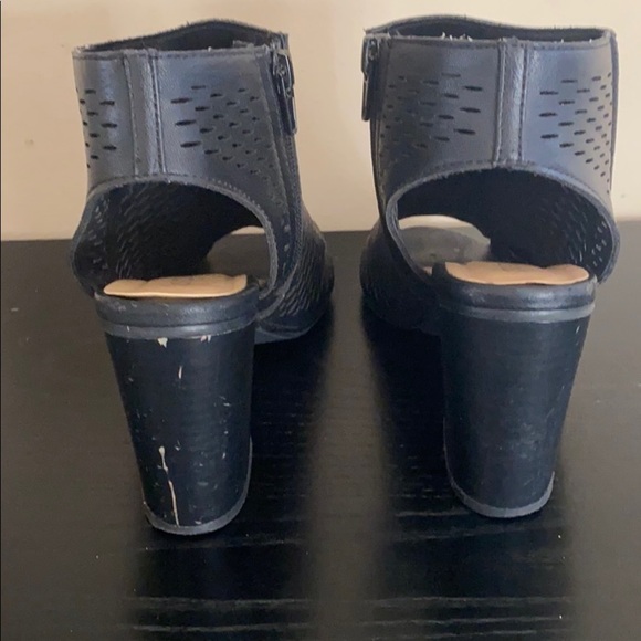 FINAL PRICE Soda Black Peep Toe Open Booties Size 6 - Picture 5 of 5